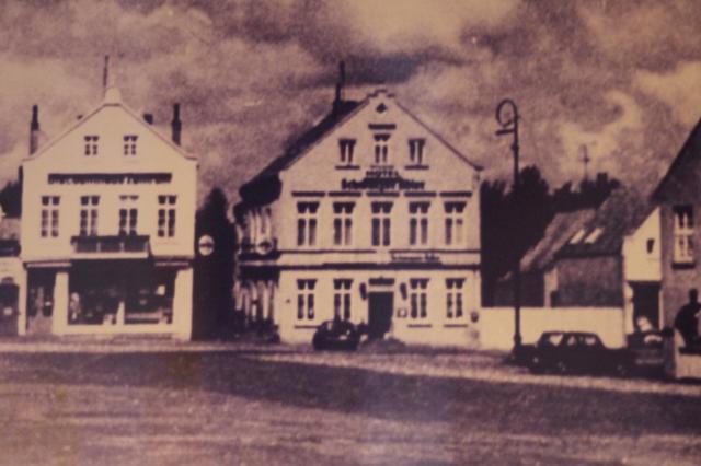 Hotel Schwarzer Adler Jever Extérieur photo